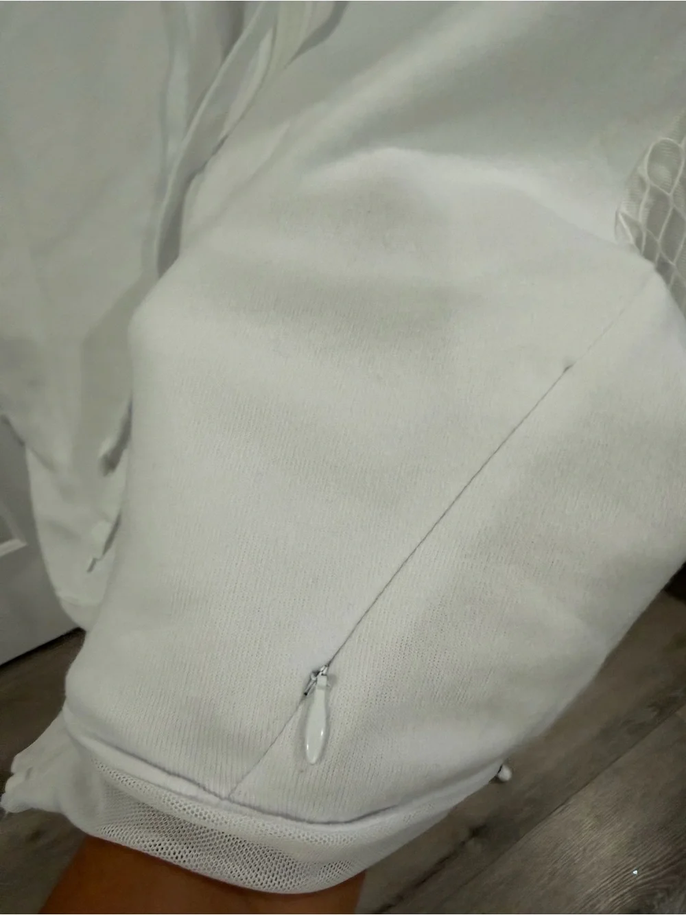 ALO - white Mesh Crop Hoodie front zipper FLAWS SEE!